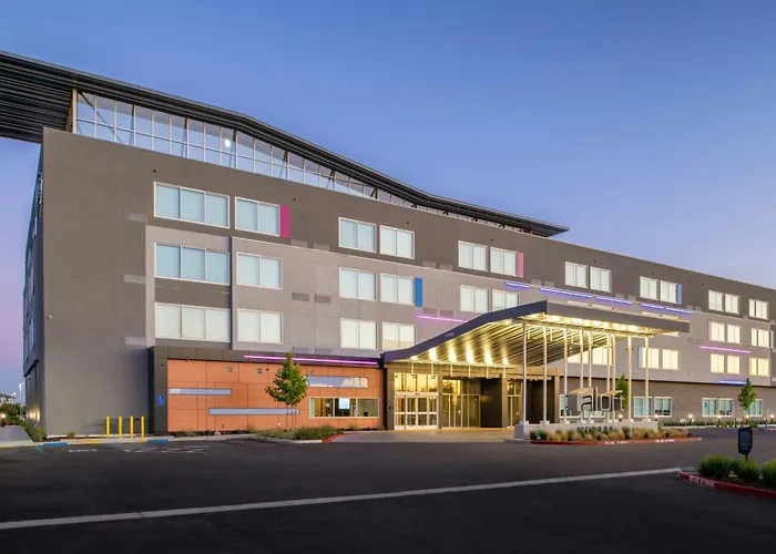 Aloft Sacramento Airport Natomas Hotel